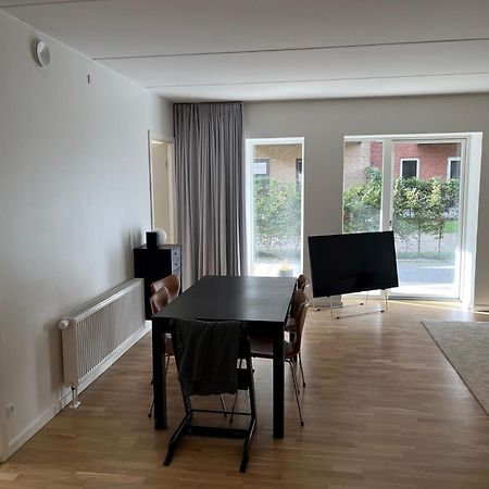 Charming Aalborg Apartment With Parking Buitenkant foto